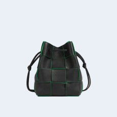 보테가 베네타 스몰 카세트 버킷 백